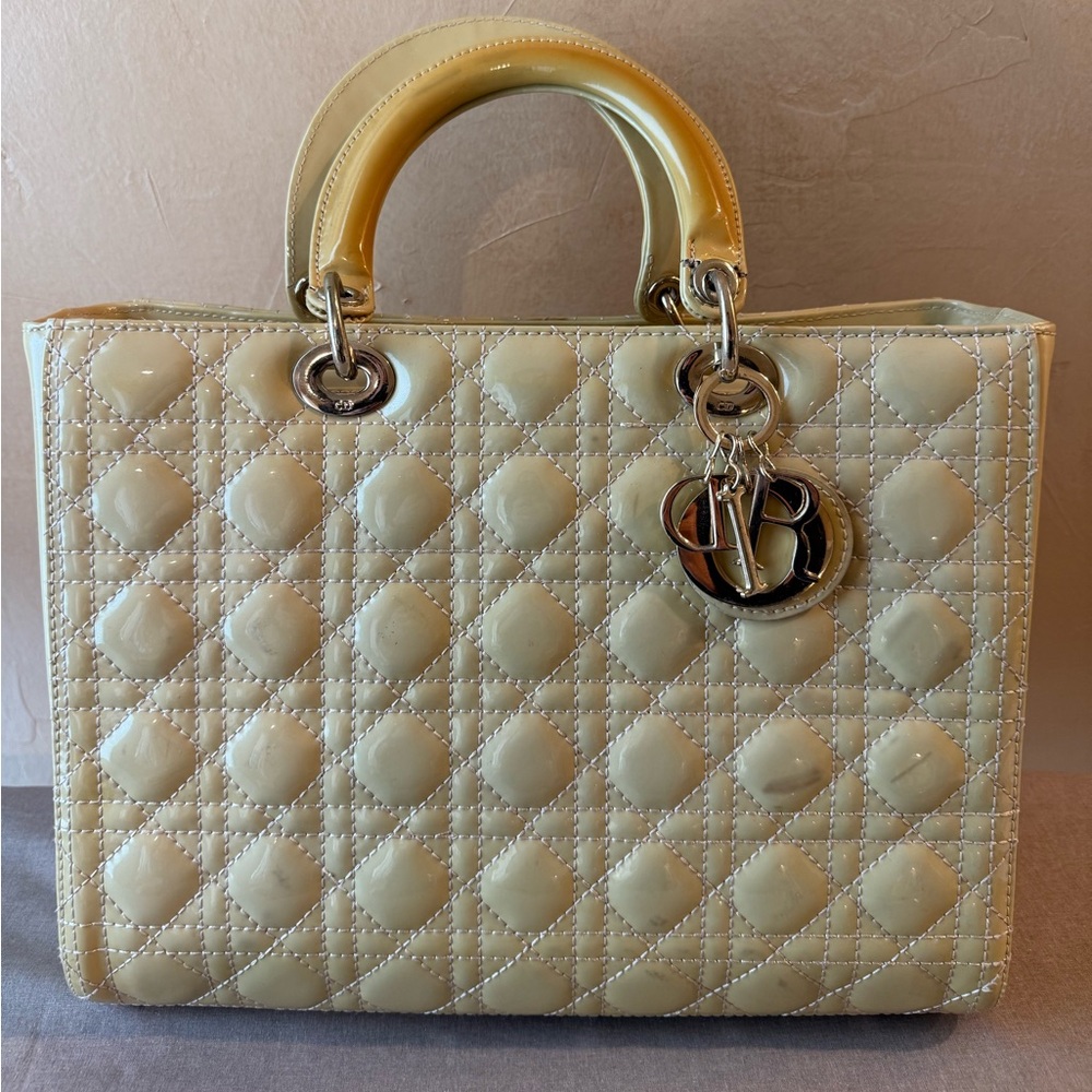 Elegant Cream Quilted Handbag